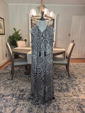Chico's Black and White Geo-Print Sleeveless Maxi Dress